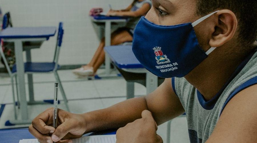 Ensina ON: Secretaria de Educação abre processo seletivo para professores gravarem videoaulas
