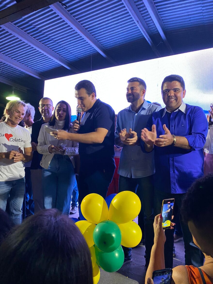 Devanir Ferreira é aplaudido por multidão em evento do Republicanos