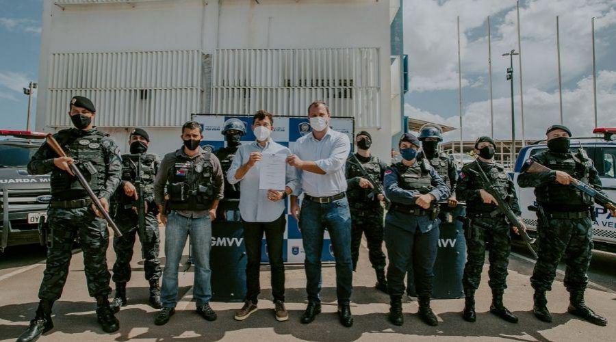 Inspetoria Ambiental e ROMU ganham novas caminhonetes