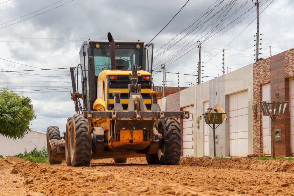 Cobilândia e Vale Encantado tem vias niveladas