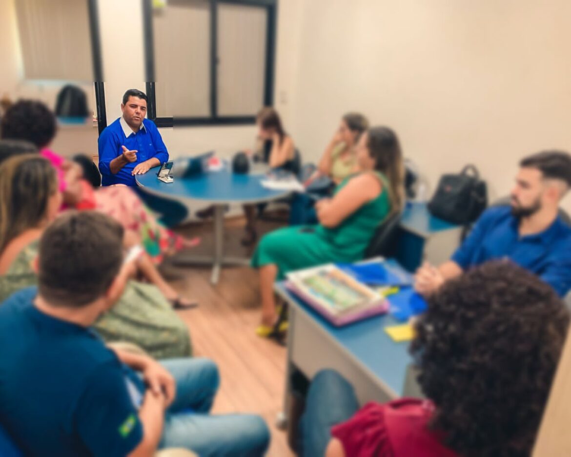 Vereador Devanir Ferreira recebe em massa conselheiros tutelares insatisfeitos de Vila Velha