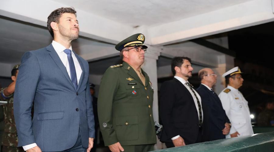 Arnaldinho participa da cerimônia alusiva aos aniversários de 172 anos do 38º BI e de 375 anos do Exército Brasileiro