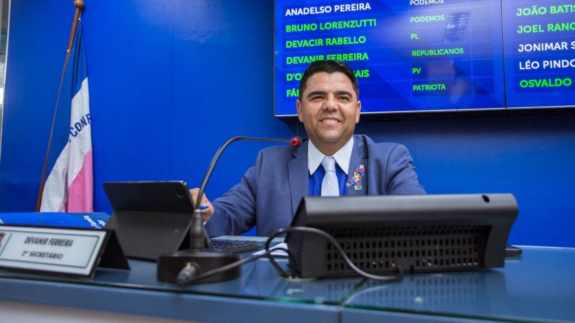 Audiência Pública proposta por Devanir Ferreira discute desafios e avanços no diagnóstico e tratamento de doenças raras