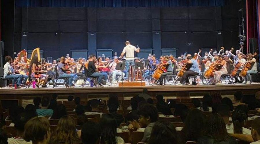 Cerca de 400 alunos participam de Concerto Didático com Orquestra Sinfônica do ES