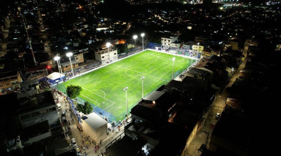Campo do Camelo é inaugurado com grama sintética de alta qualidade e novo vestiário