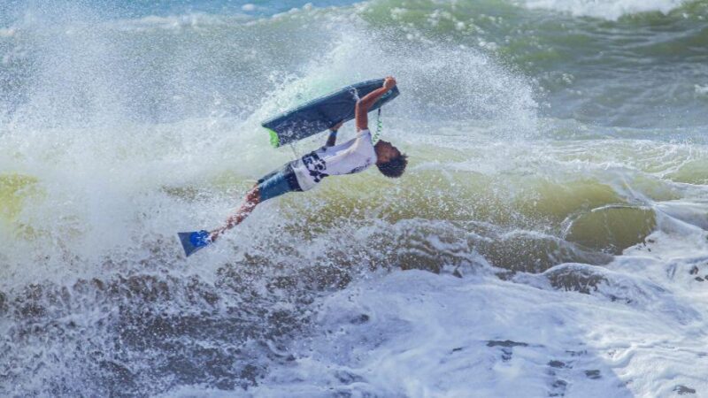 Fim de semana repleto de adrenalina: Campeonato de bodyboard promete ondas e emoções