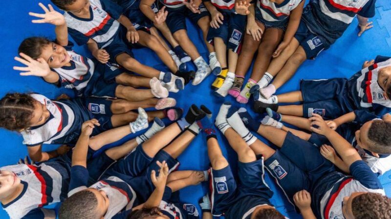 Celebração do Dia Mundial da Síndrome de Down na escola é marcada por meias coloridas e outras atividades especiais