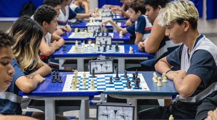Vila Velha lança projeto de xadrez em escolas municipais