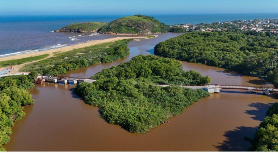 Sábado terá mutirão de limpeza na foz do Rio Jucu para marcar o Dia Mundial da Água