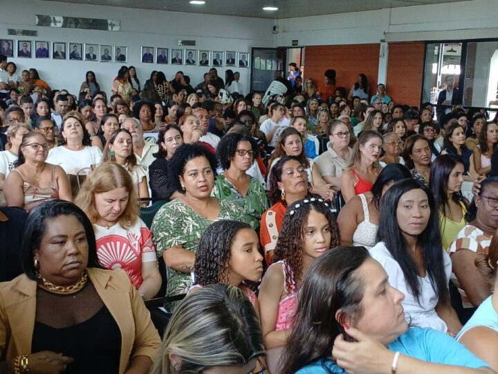 Tarde de Celebração: Vereador Deva Reúne Centenas de Mulheres em uma Homenagem Especial
