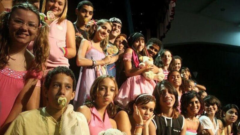 Inscrições abertas para aulas de teatro gratuitas até 15 de maio