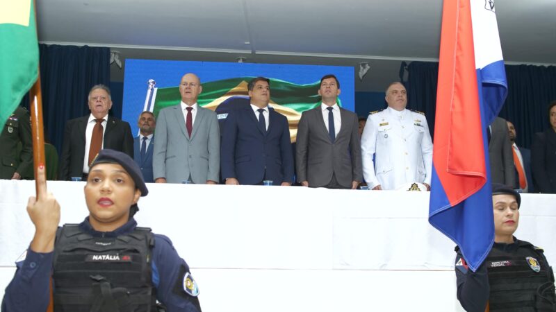 Vila Velha homenageia personalidades em solenidade pelos 490 anos do município