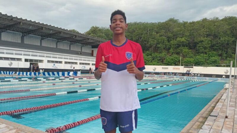 Nadador de canela-verde vence quatro modalidades no campeonato brasileiro