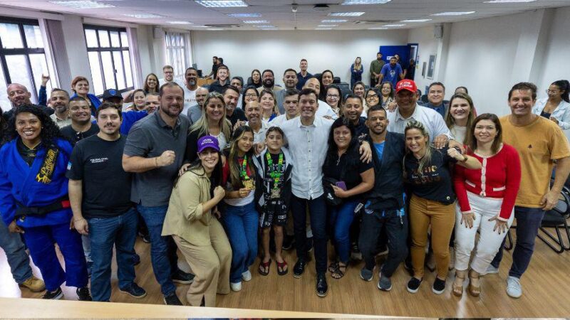 Prefeito Arnaldinho Borgo Sanciona Lei que leva aulas de jiu-jítsu para escolas municipais