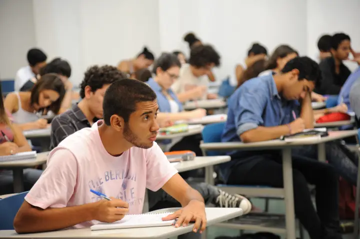 Novo Plano Nacional de Educação mira combate ao analfabetismo e fortalecimento da EJA