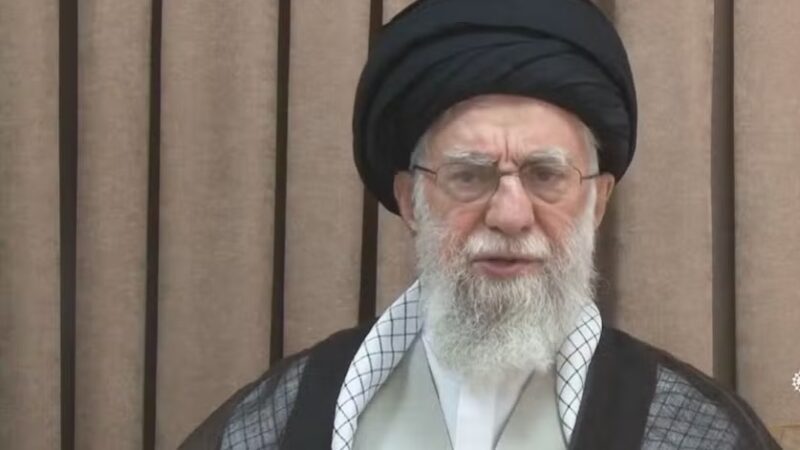 Quem é Ali Khamenei, o homem que lidera o Irã há mais de três décadas