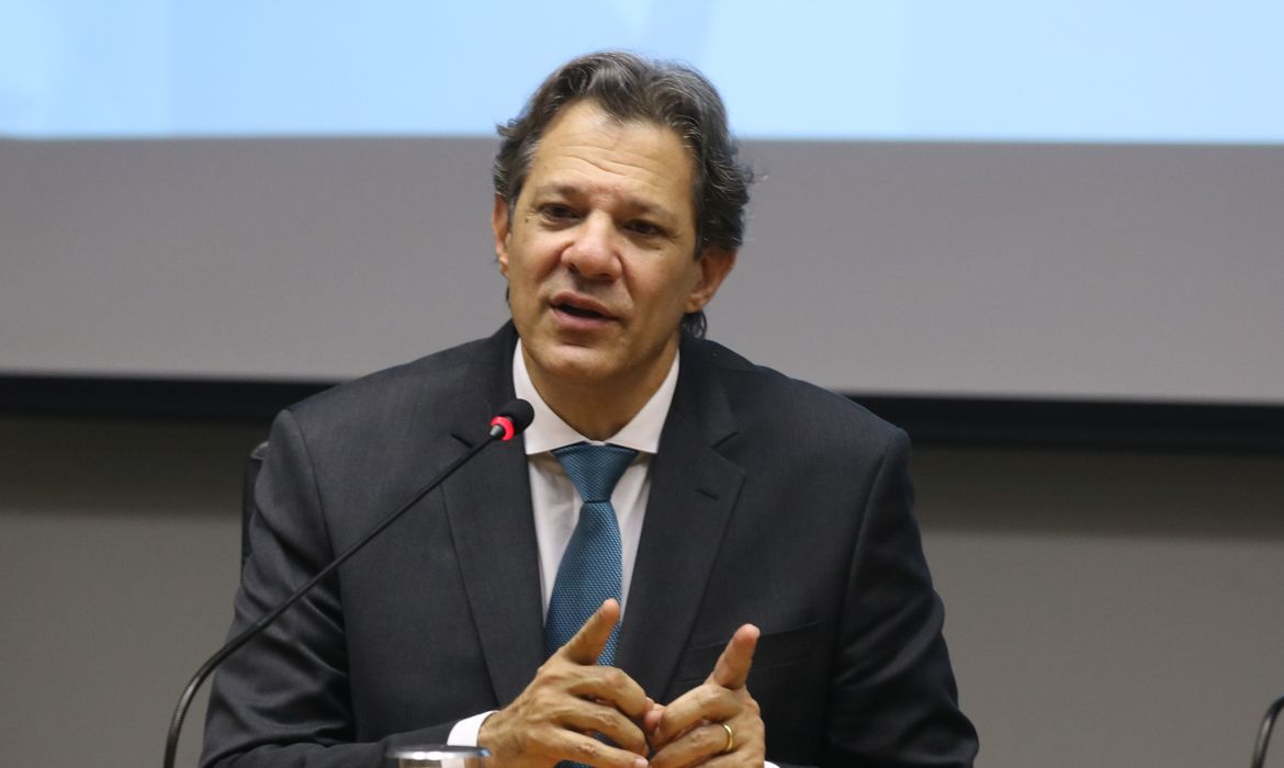 Investimentos sem tributação, preferidos da classe média, vão sofrer cobrança de imposto