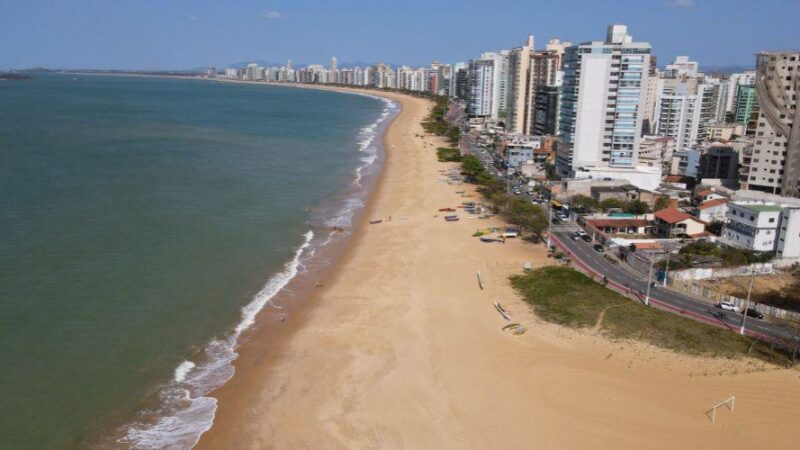 Orla passa por fiscalização da Prefeitura em embarcações abandonadas