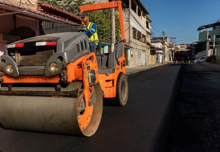 Secretaria de Obras realiza recapeamento nas vias dos bairros Alecrim e Normília da Cunha