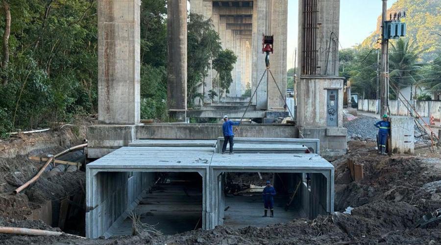Obra no Canal da Costa segue em ritmo acelerado na colocação das galerias