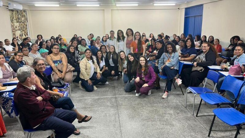 Equipe escolar passa por treinamento sobre merenda antes do retorno às aulas