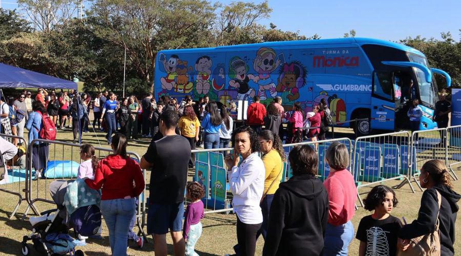Ônibus da Turma da Mônica desembarca na Prainha com diversão e incentivo à leitura para as crianças