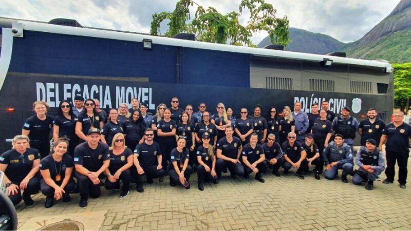 Ação conjunta leva atendimento e orientação sobre violência contra a mulher ao Centro de Vila Velha