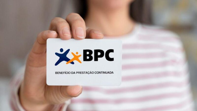 Equipe dos Cras faz visita domiciliar para atualização do BPC de estudante
