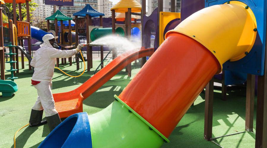 Serviços Urbanos reforçam limpeza e cuidados em praças e parques