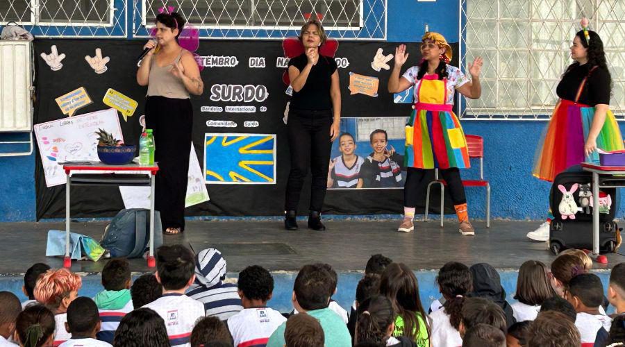Escolas promovem ações educativas em celebração ao Dia Nacional do Surdo