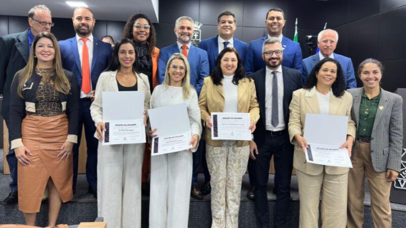 Câmara Municipal homenageia equipe de Finanças por conquistas nacionais