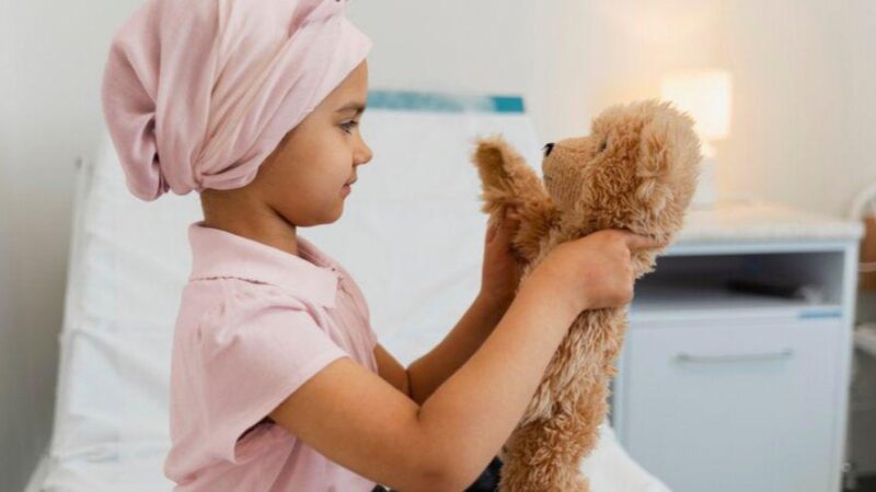 Profissionais de saúde recebem capacitação sobre detecção precoce do câncer infantil