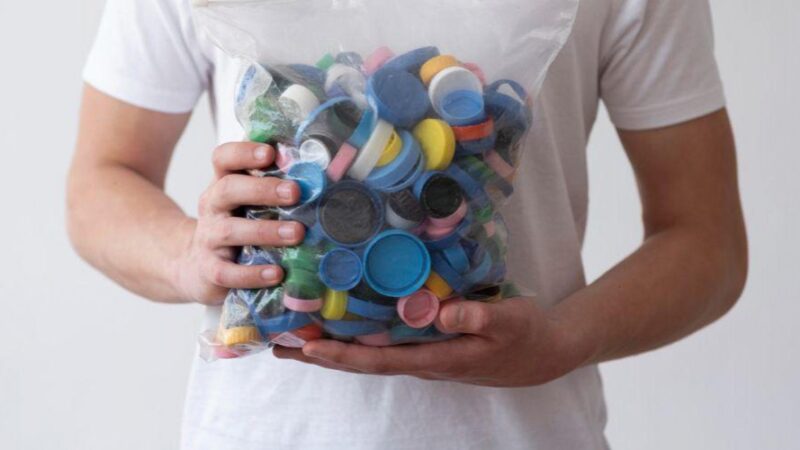 Campanha de troca de recicláveis por pães acontece neste sábado em cinco pontos do município
