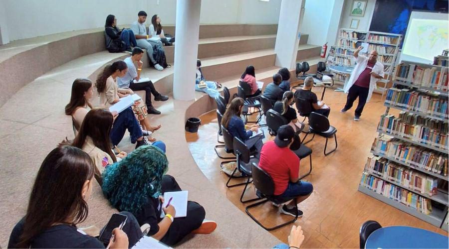 Projeto Educando+ realiza última aula do ciclo na Biblioteca Municipal neste sábado