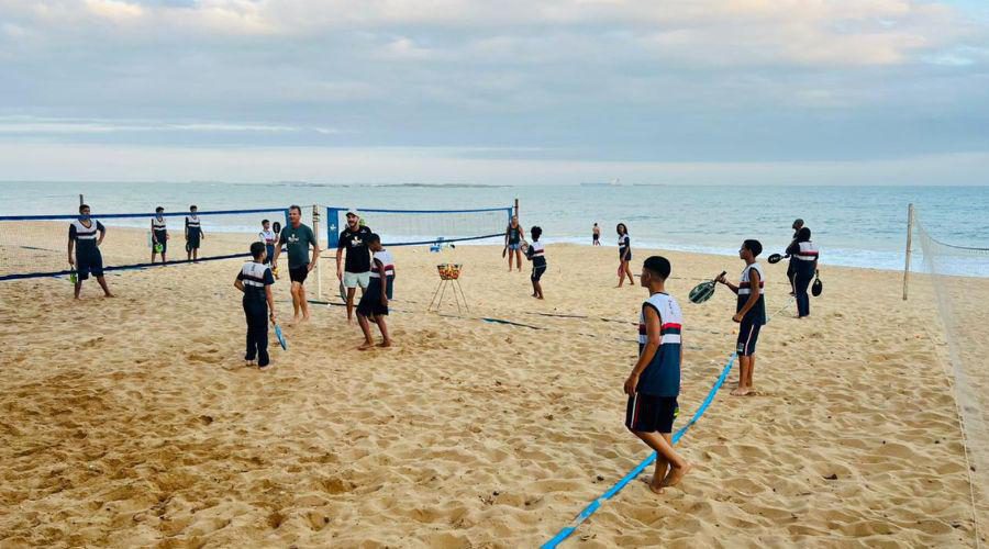 Festival de Beach Tênis movimenta Praia da Costa com 200 alunos nesta quarta-feira (22)