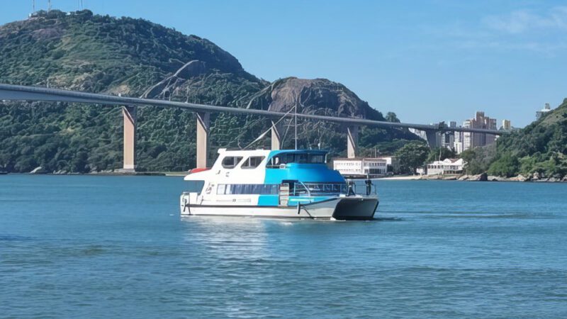 Governador Casagrande amplia frota do Aquaviário com novo barco Forno Grande