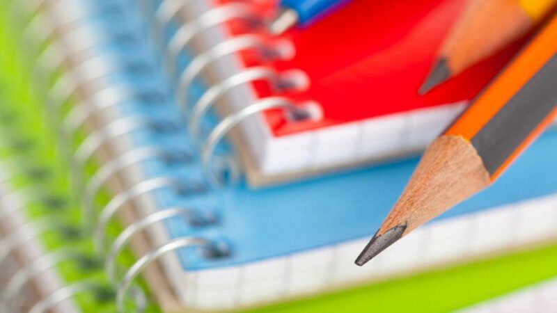 Órgão de defesa do consumidor notifica escola por exigências indevidas de material escolar