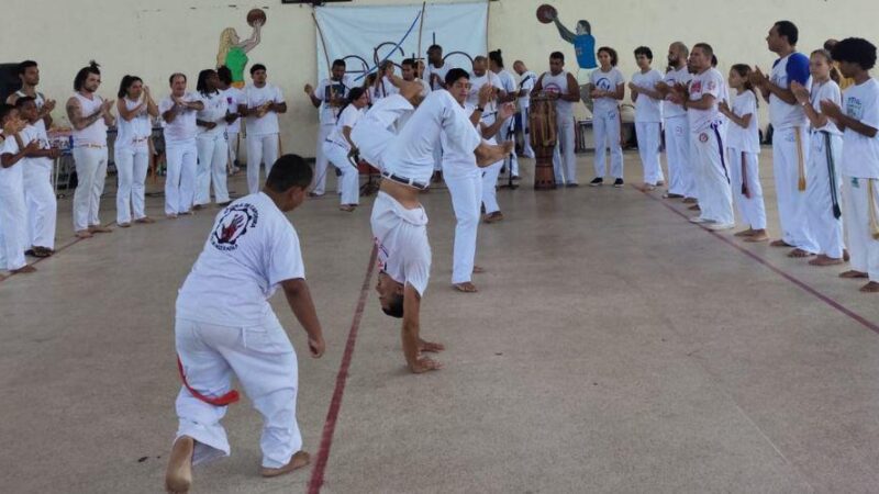 Projeto de capoeira promove batizado de crianças e adolescentes neste sábado (24)