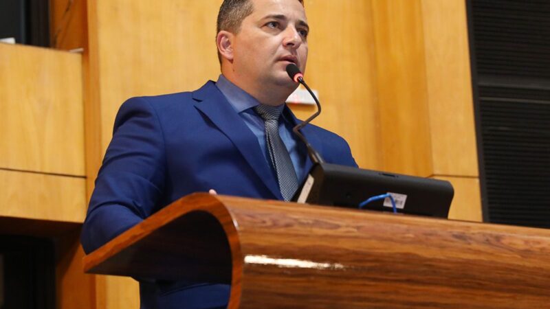 Deputado Wellington Callegari protocola ação contra resolução estadual na educação