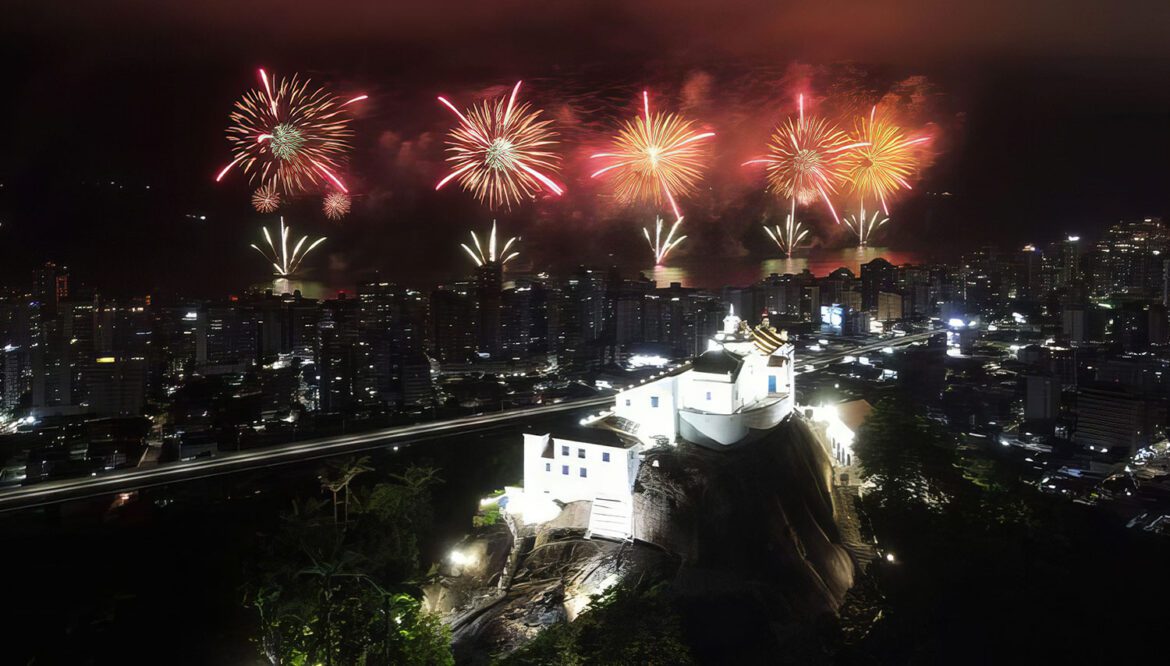▶️ VIDEO: Vila Velha brilhou! Veja a queima de fogos que marcou a virada para 2026!