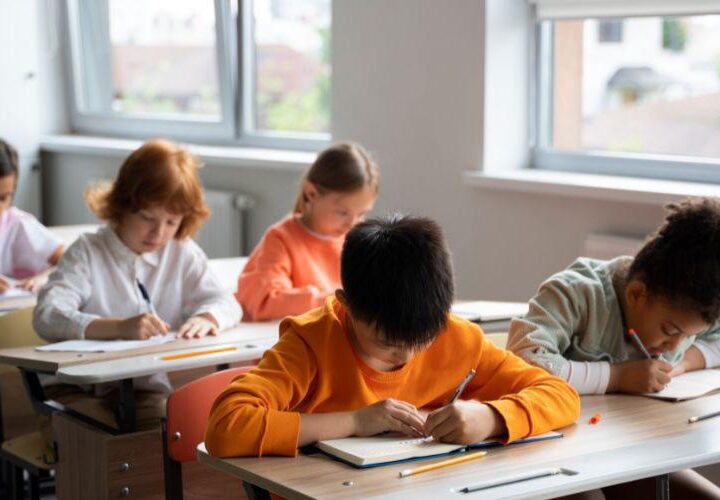 Boas práticas em escolas particulares são tema de orientação do Procon e do Sindicato