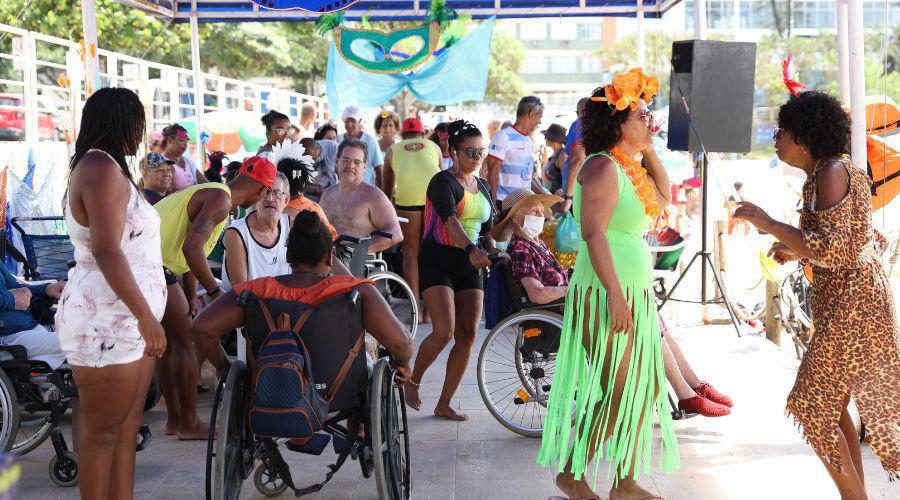 Praia Legal promove Banho de Mar à Fantasia neste sábado e domingo