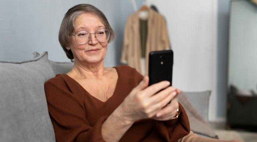 Como proteger idosos no mundo digital? Tema será debatido em palestra nesta sexta