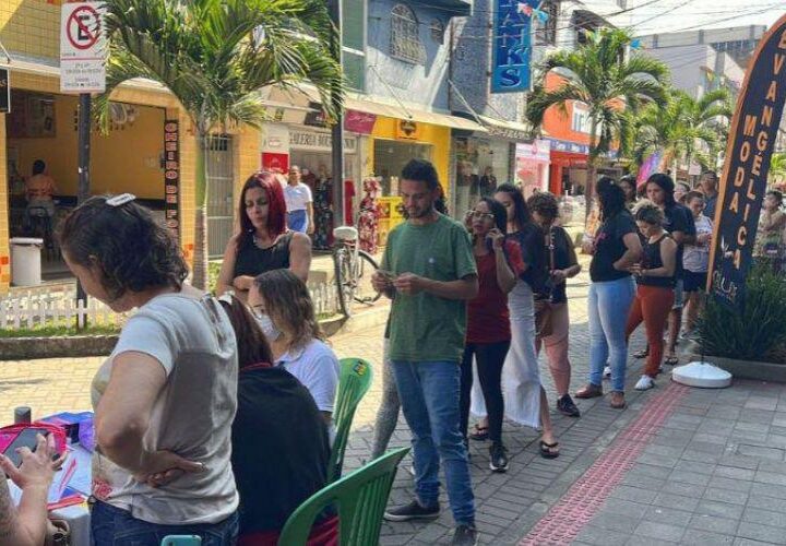 Procon Vila Velha reforça direitos do consumidor em ação no Polo de Moda Glória