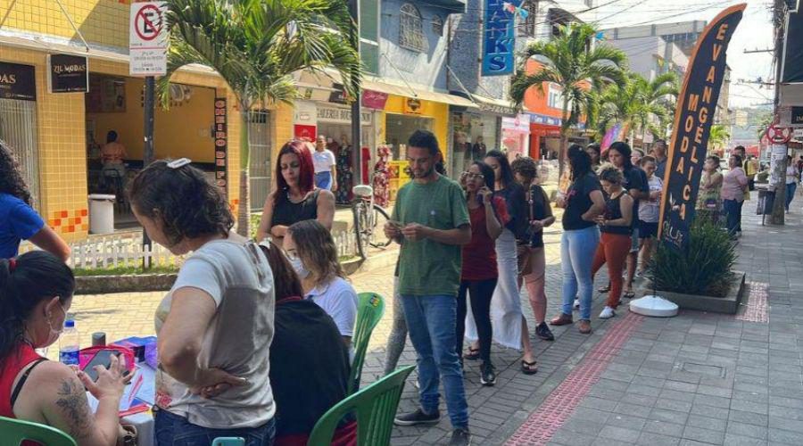 Procon Vila Velha reforça direitos do consumidor em ação no Polo de Moda Glória