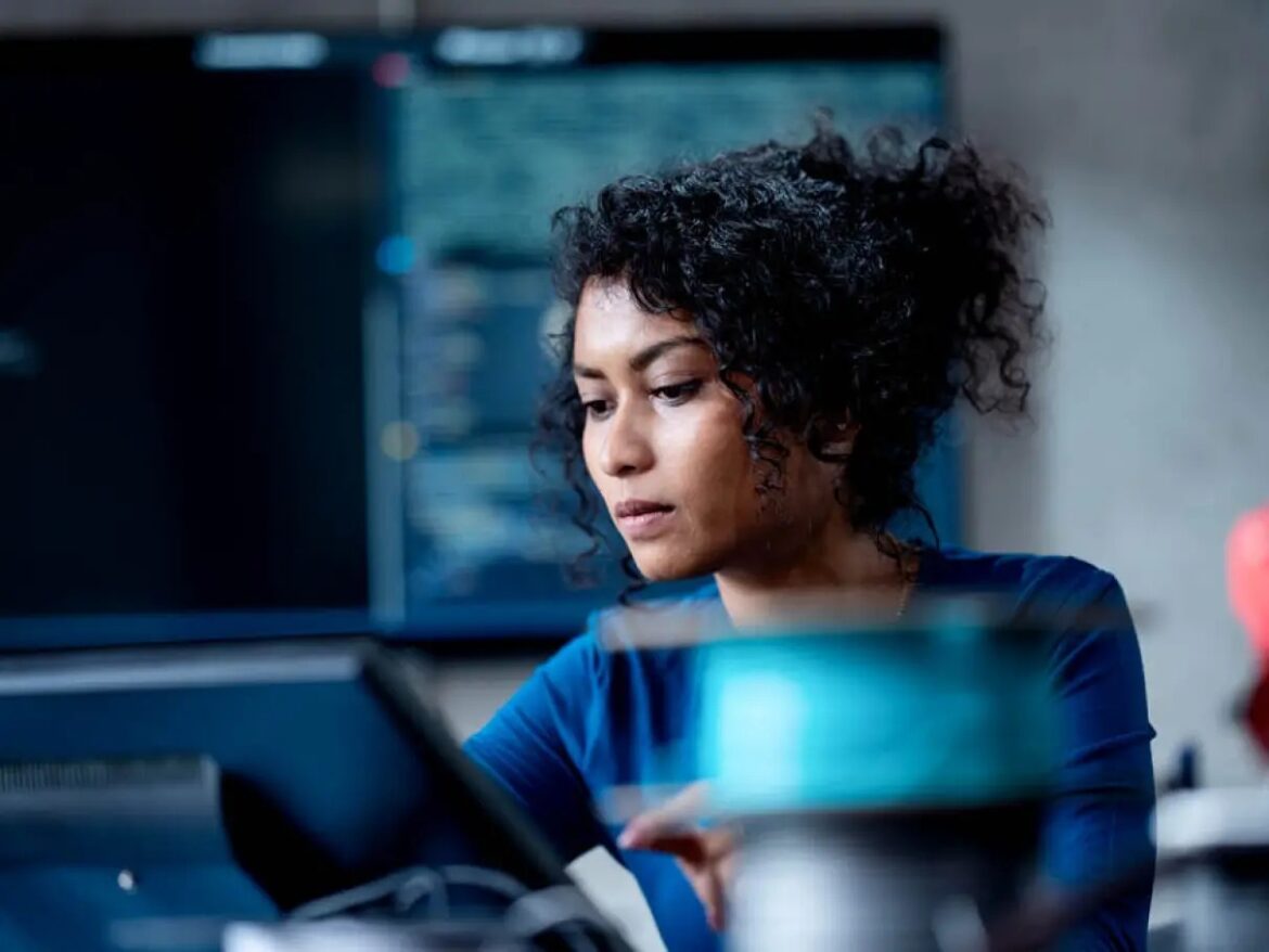 Mulheres são capacitadas para a área de tecnologia pelo curso Jovem Programadora