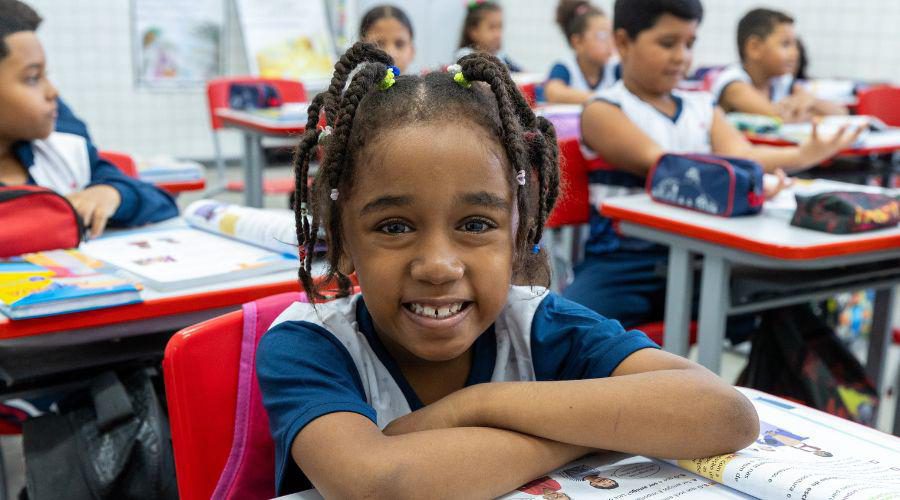 Rede municipal alcança antecipadamente meta nacional de alfabetização de 2030