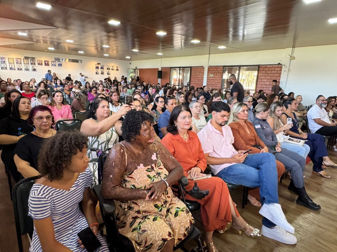 AUDITÓRIO LOTADO CONSOLIDA “MULHERES QUE INSPIRAM” COMO UM DOS MAIORES EVENTOS DE PROTAGONISMO FEMININO DE VILA VELHA