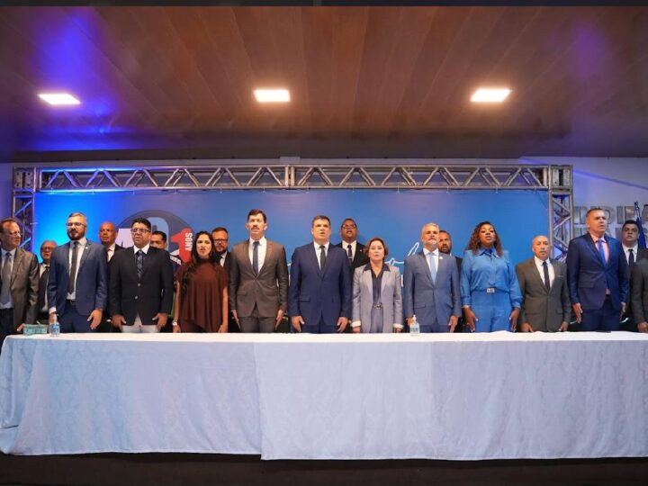 Deva fortalece atuação política e destaca papel das pessoas na construção da cidade