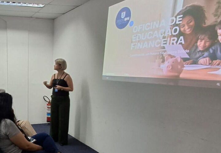 Procon oferece orientação para consumidores que enfrentam excesso de dívidas
